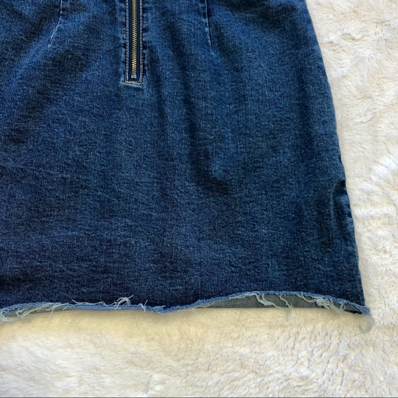 Forever 21, Raw Hem Back Zip Denim Skirt, Size Large - Picture 12 of 15